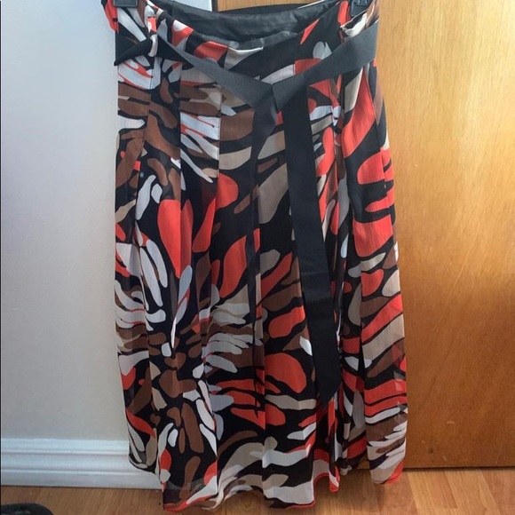 Long colourful skirt with belt - Picture 2 of 4